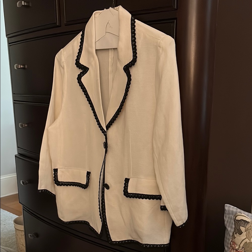 Linea by Louis Dell'Olio Cream and Black Blazer